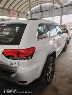 جیپ گراند شیرۆکی